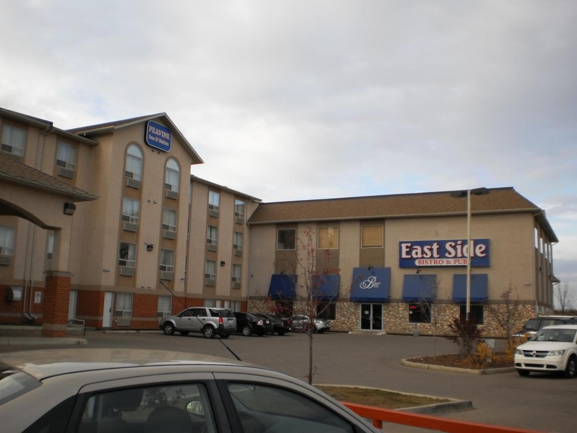 Peavine Inn & Suites High Prairie Exterior photo